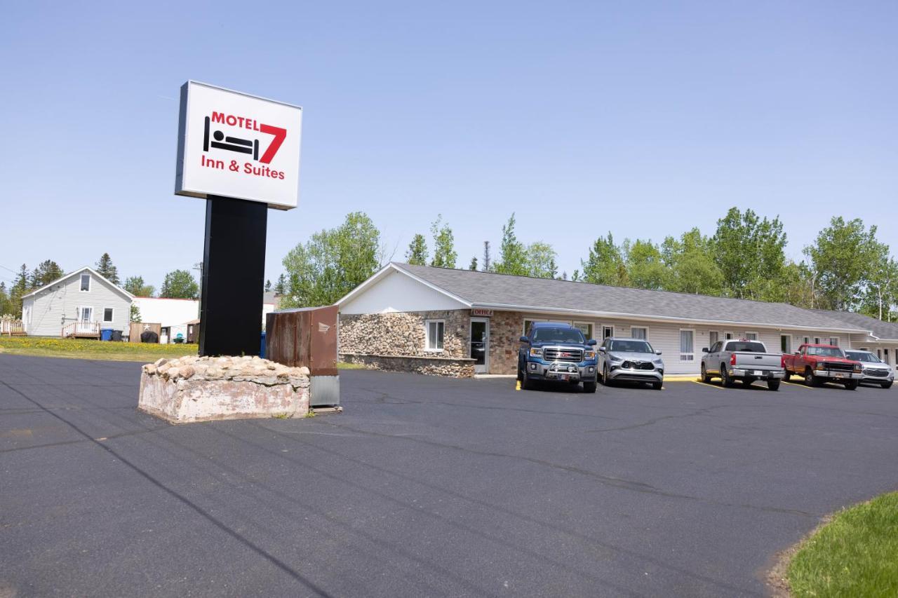 Motel 7 Inn & Suites Beresford エクステリア 写真