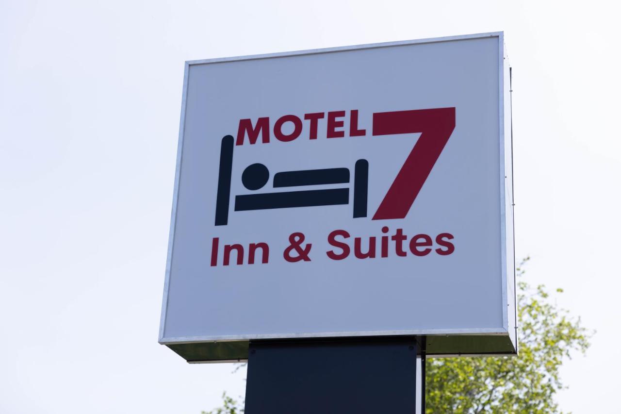 Motel 7 Inn & Suites Beresford エクステリア 写真