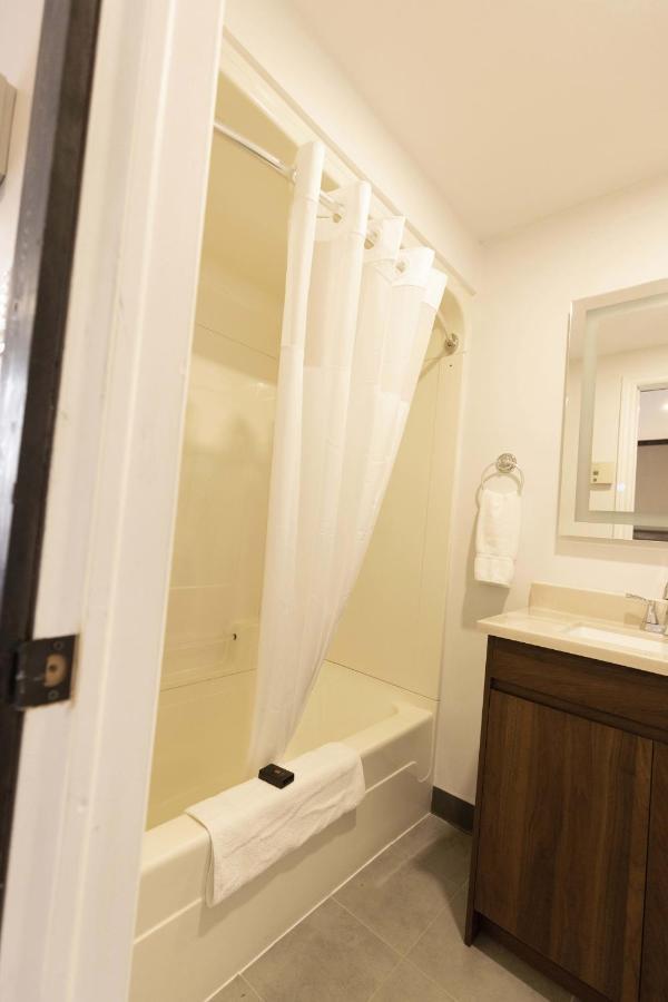 Motel 7 Inn & Suites Beresford エクステリア 写真