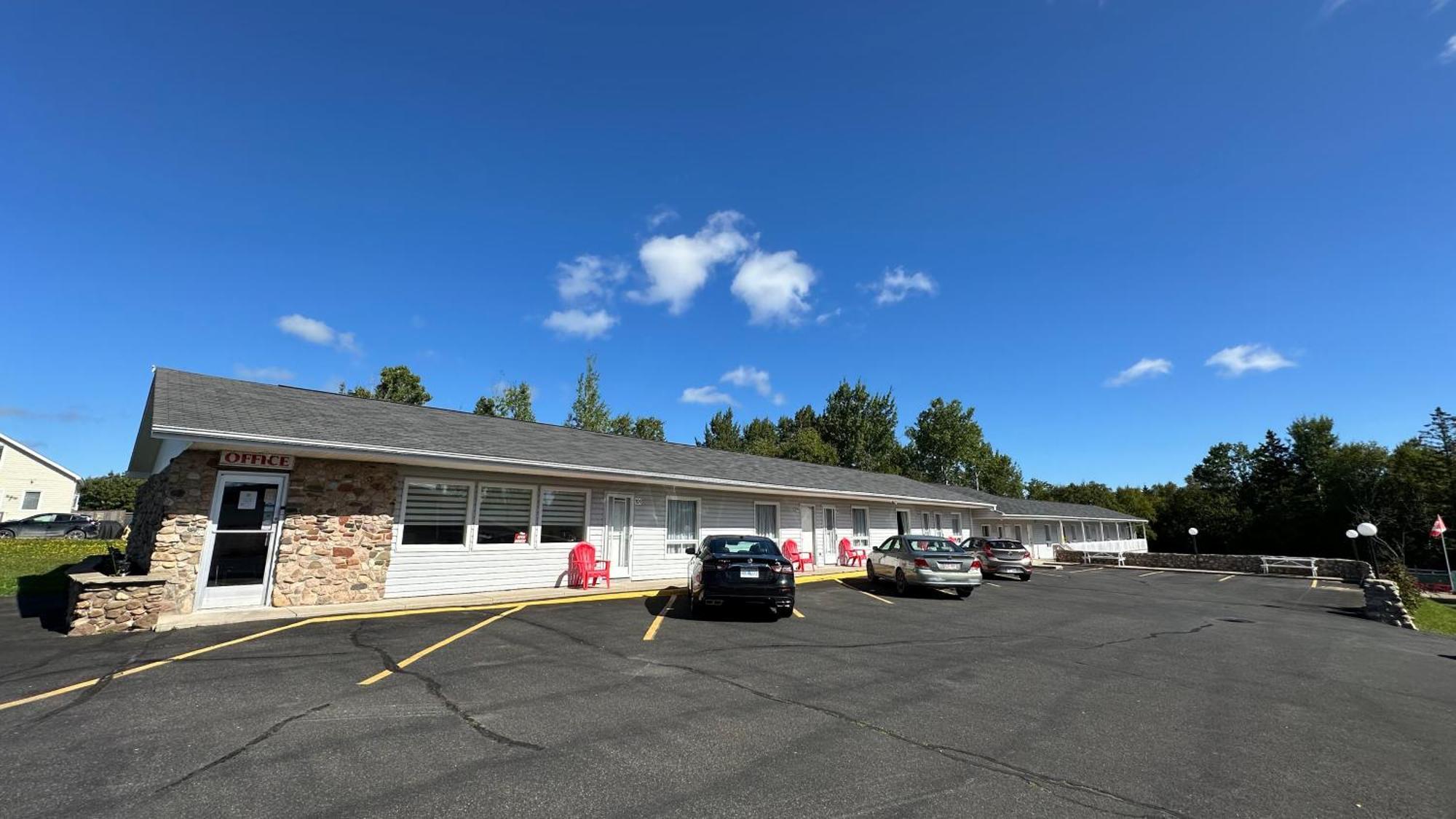 Motel 7 Inn & Suites Beresford エクステリア 写真