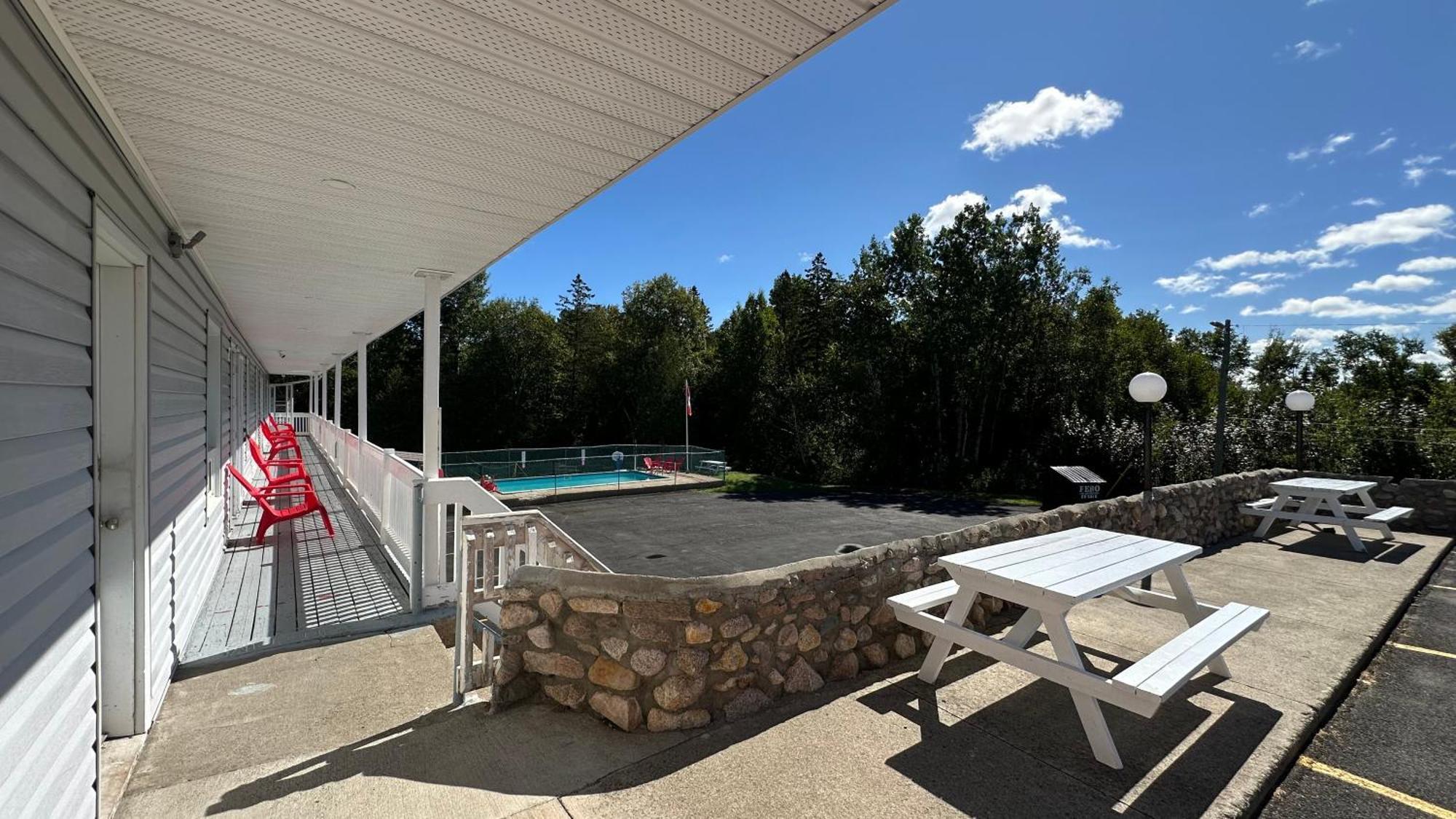 Motel 7 Inn & Suites Beresford エクステリア 写真