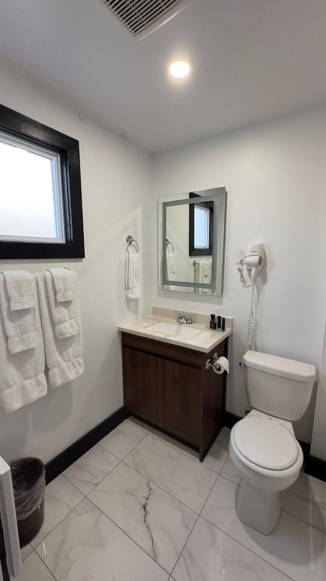 Motel 7 Inn & Suites Beresford エクステリア 写真